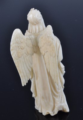 Lot 1186 - A 19th century Continental carved ivory figure...