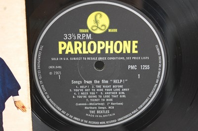Lot 819 - The Beatles, Help UK 1st pressing, Parlophone...