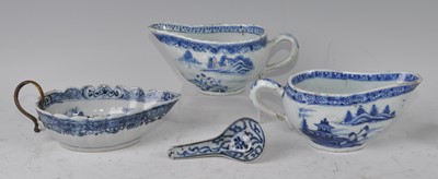 Lot 1219 - An 18th century Chinese export blue and white...