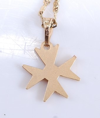 Lot 2559 - A yellow metal Maltese cross pendant and chain,...