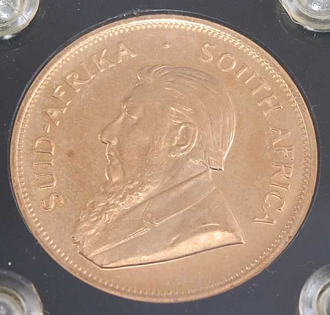 Lot 2109 - South Africa, 1979 gold Krugerrand, obv;...