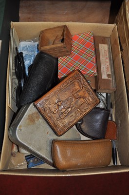 Lot 67 - A box containing a collection of miscellaneous...