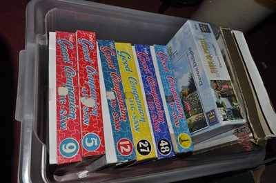 Lot 174 - Assorted jigsaw puzzles (one box)