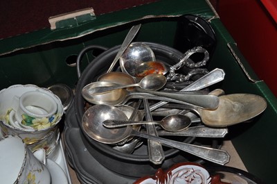 Lot 190 - Mixed lot to include pewter plates, tea wares,...