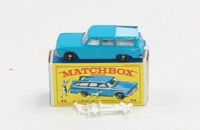 Lot 1624 - A boxed Matchbox no.42 Studebaker Station...