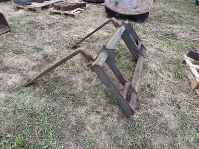 Lot 200 - Pallet Tines with Back Plate