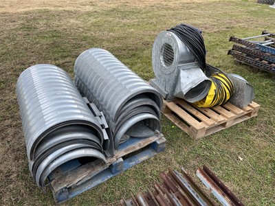 Lot 202 - 60 x Grain Aerating Ducts with Fan