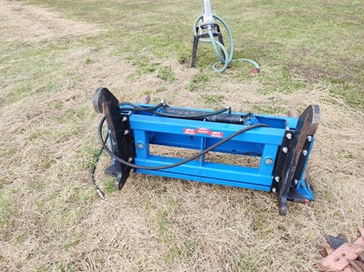 Lot 180 - Albutt Bale Grab with rollers