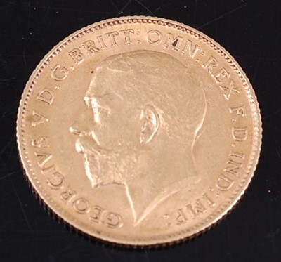 Lot 2088 - Great Britain, 1911 gold half sovereign,...