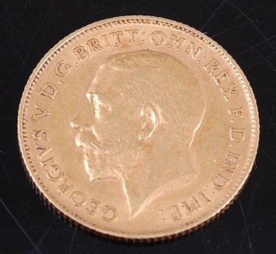 Lot 2052 - Great Britain, 1911 gold half sovereign,...