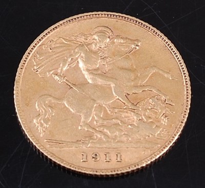 Lot 2052 - Great Britain, 1911 gold half sovereign,...