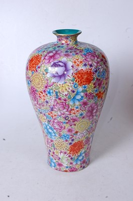 Lot 3 - A Chinese export Meiping vase, having all-over...