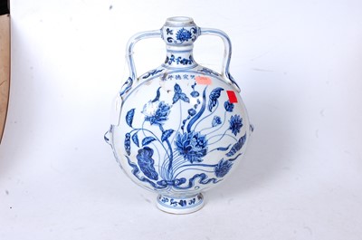 Lot 68 - A reproduction Chinese blue and white...