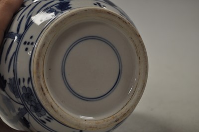 Lot 71 - A Chinese export blue and white double-gourd...