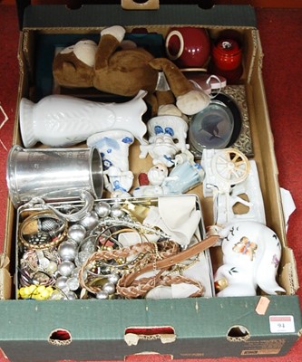 Lot 94 - A box of miscellaneous items, to include...