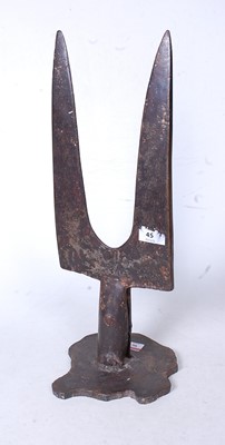 Lot 96 - A Victorian cast iron boot-scraper