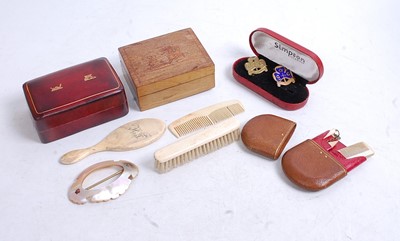 Lot 342 - A small collection of miscellaneous items, to...