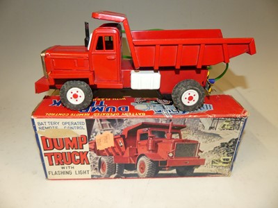 Lot 1575 - Three boxes of Lledo boxed model sets,...