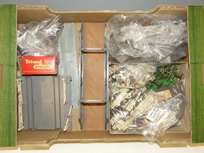 Lot 1587 - Four boxes of 00 gauge accessories and seven...