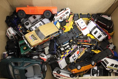 Lot 618 - A box of assorted playworn diecast, largely...