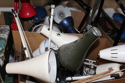 Lot 653 - Two boxes of assorted anglepoise and other...