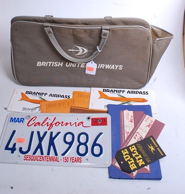 Lot 529 - A British United Airways travel bag containing...