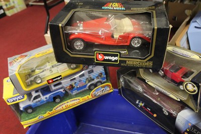 Lot 596 - A boxed Breyer Stablemates lights and siren...