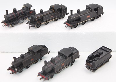 Lot 413 - Five kit built LNWR locomotives, 2 each of 2-4-...