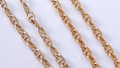 Lot 2604 - A yellow metal mariner link chain and matching...
