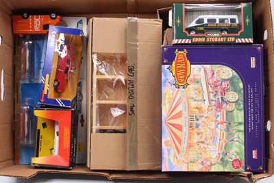 Lot 912 - 2 trays of mixed boxed modern issue diecast...