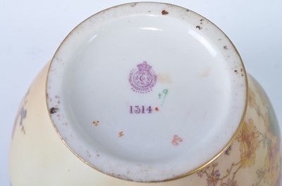 Lot 2026 - An early 20th century Royal Worcester...
