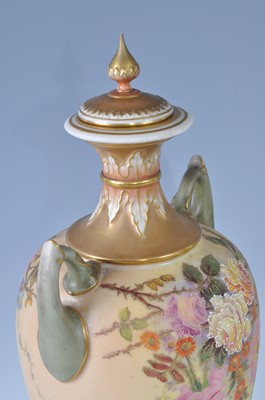 Lot 2030 - An Edwardian Royal Worcester porcelain blush...