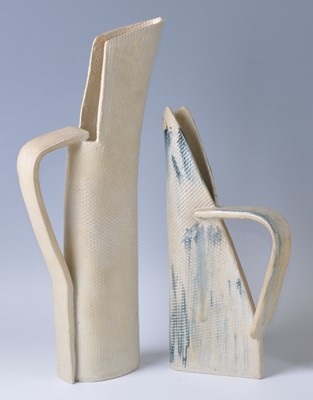 Lot 153 - Berthe Wallis (1936-2019) - a studio pottery...