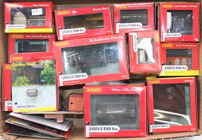 Lot 566 - Hornby Lyddle End N gauge buildings etc: Farm...