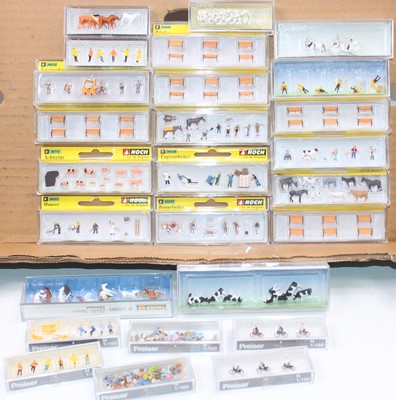 Lot 577 - A large collection of figures for N gauge:...