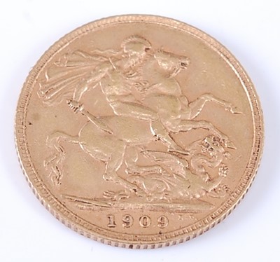 Lot 2022 - Great Britain, 1909 gold full sovereign,...