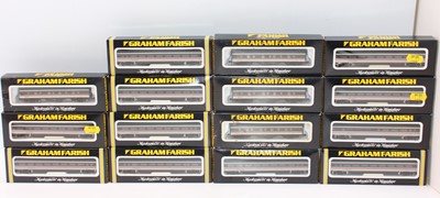 Lot 599 - Fifteen Bachmann/Farish N gauge bogie coaches,...