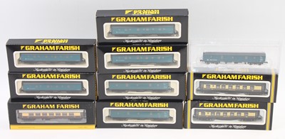 Lot 600 - Ten Bachmann/Farish N gauge bogie coaches: 2 x...