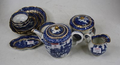Lot 38 - A quantity of late 18th century Caughley...