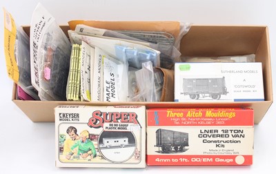Lot 439 - 30+ assorted wagons, coach and accessory kits,...