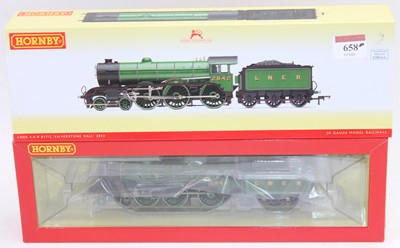 Lot 658 - Hornby R3447 4-6-0 loco & tender LNER green...