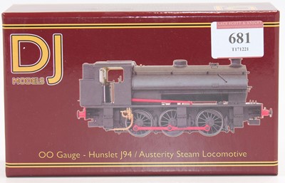 Lot 681 - DJ Models OO gauge Hunslet J94/Austerity...