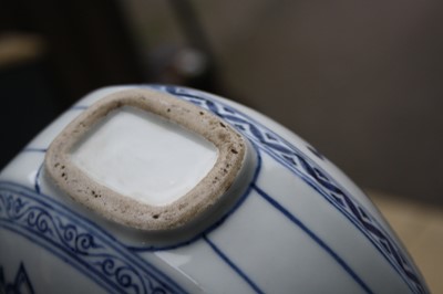 Lot 42 - A Chinese export blue and white glazed...