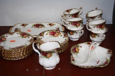 Lot 52 - A Royal Albert Old Country Roses pattern part...