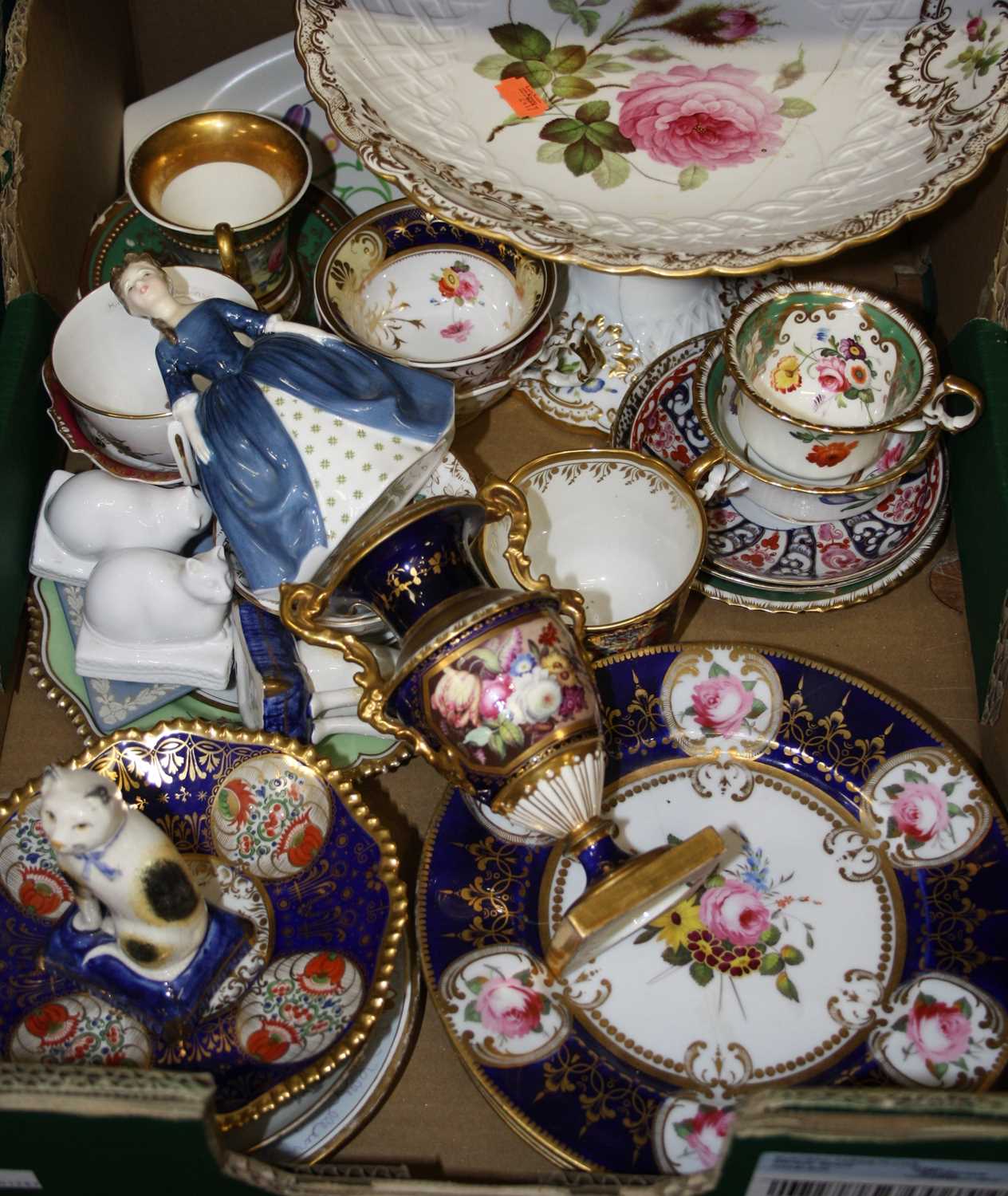 Lot 70 - A collection of various ceramics, to include...