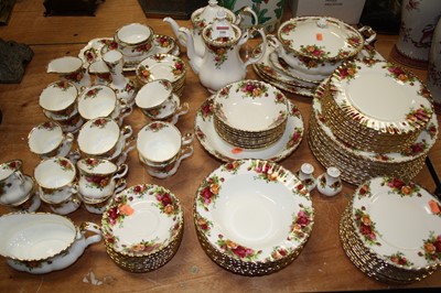 Lot 108 - An extensive Royal Albert Old Country Roses...