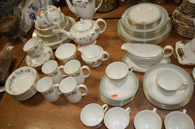 Lot 132 - A Wedgwood porcelain part tea, dinner, and...