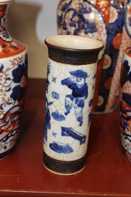 Lot 65 - A pair of Japanese Taicho period Imari palette...
