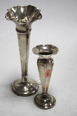 Lot 275 - An Edwardian silver trumpet shaped spill vase...