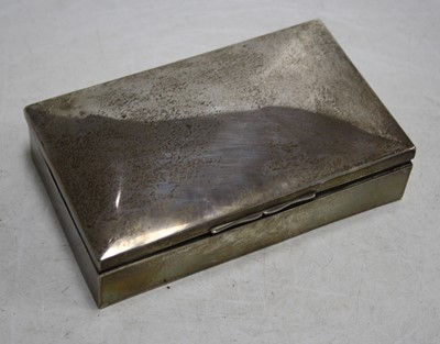 Lot 287 - A George V table cigarette box of plain...